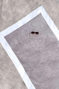 Pini Parma Clothing Store -Pini Parma Clothing Store Beige towel made in Italy 5