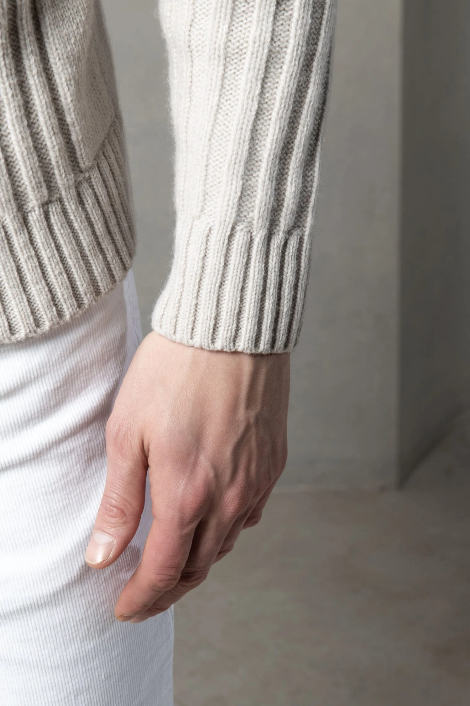 Beige Jacquard Patterned Wool & Cashmere Turtleneck – Made In Italy 7 Beige Jacquard Patterned Wool & Cashmere Turtleneck – Made In Italy - Image 5