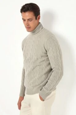Light Sage Cable Knit Turtleneck – Made In Italy